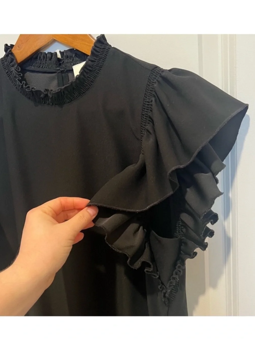 Kate Spade New York Shift Dress Flutter Sleeve Size 8 Black Classic LBD